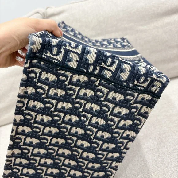 99% NEW BOOKTOTE, DIOR MEDIUM SIZE PICTURE UPDATED - Picture 8 of 9